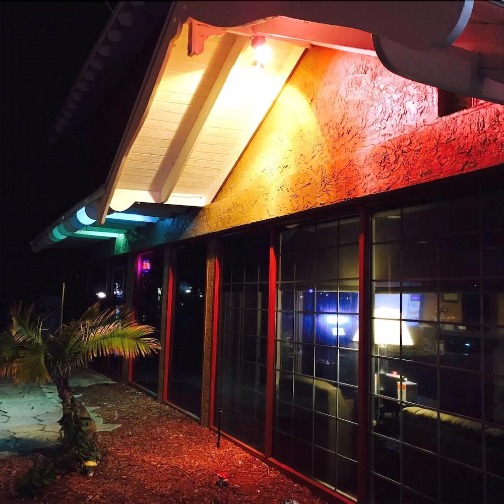 Econo Lodge Cocoa Beach - Near The Port Exterior foto