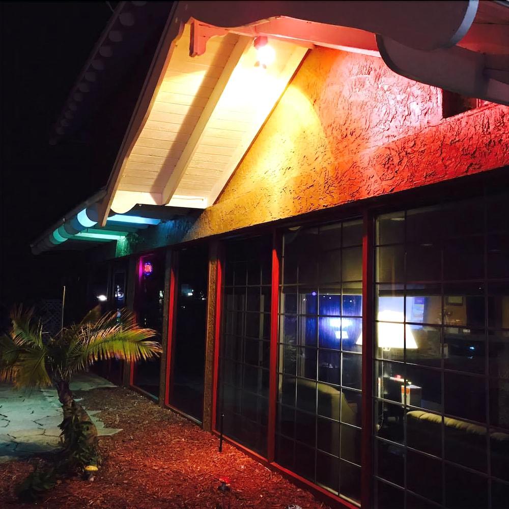 Econo Lodge Cocoa Beach - Near The Port Exterior foto