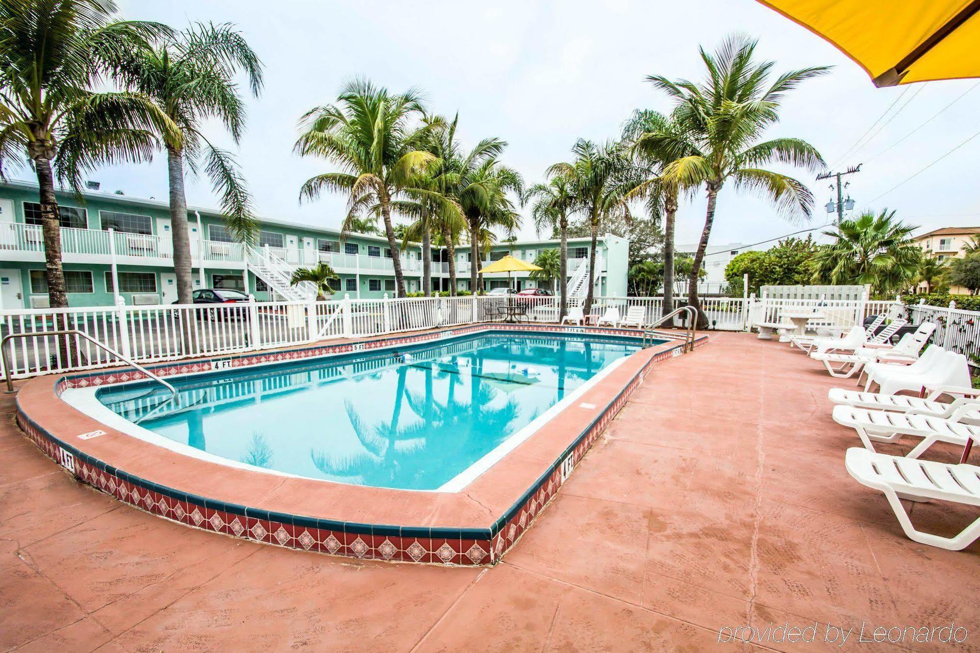 Econo Lodge Cocoa Beach - Near The Port Exterior foto